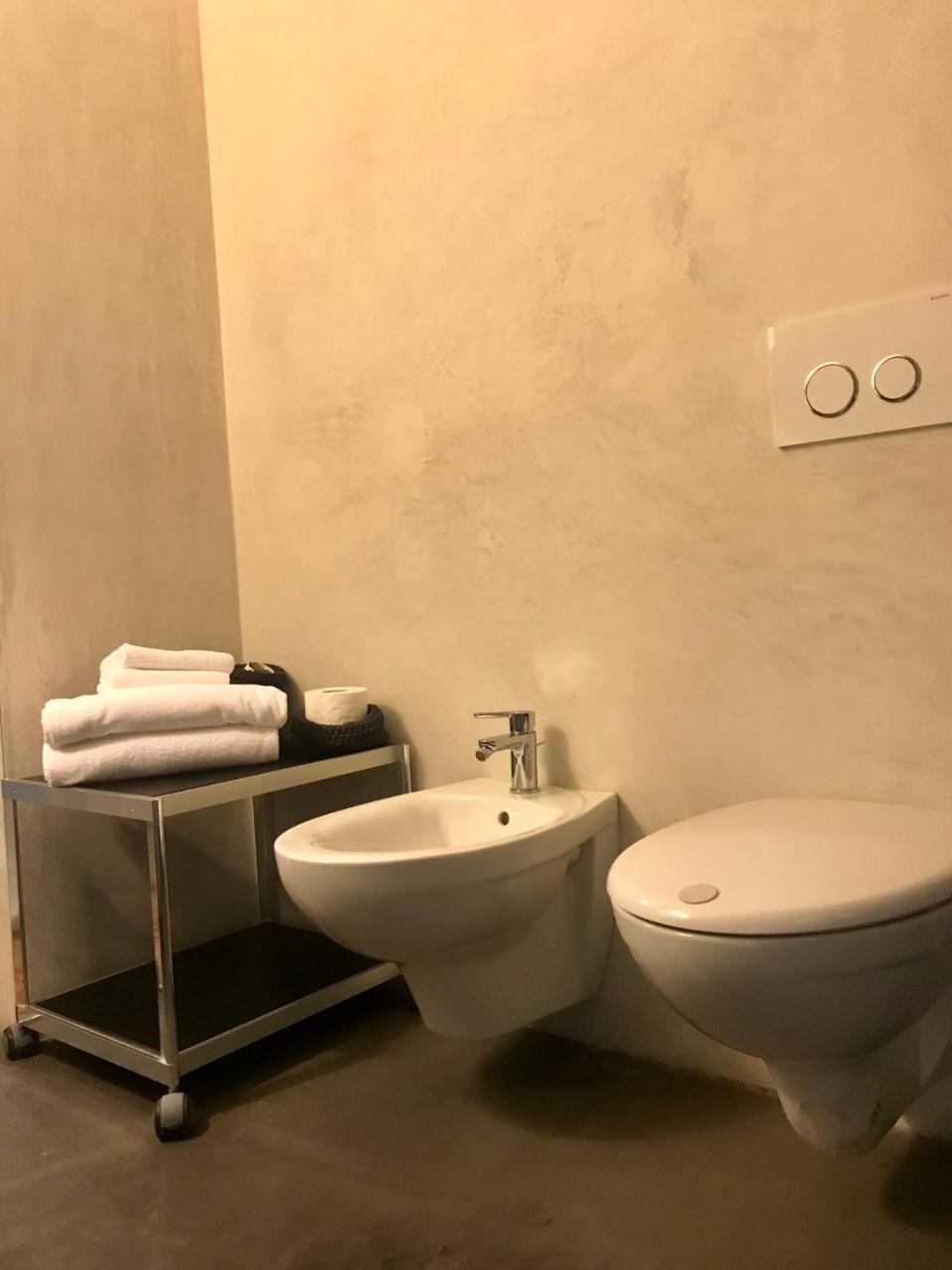 Flora II - Flora Inn แบร์กาโม ภายนอก รูปภาพ